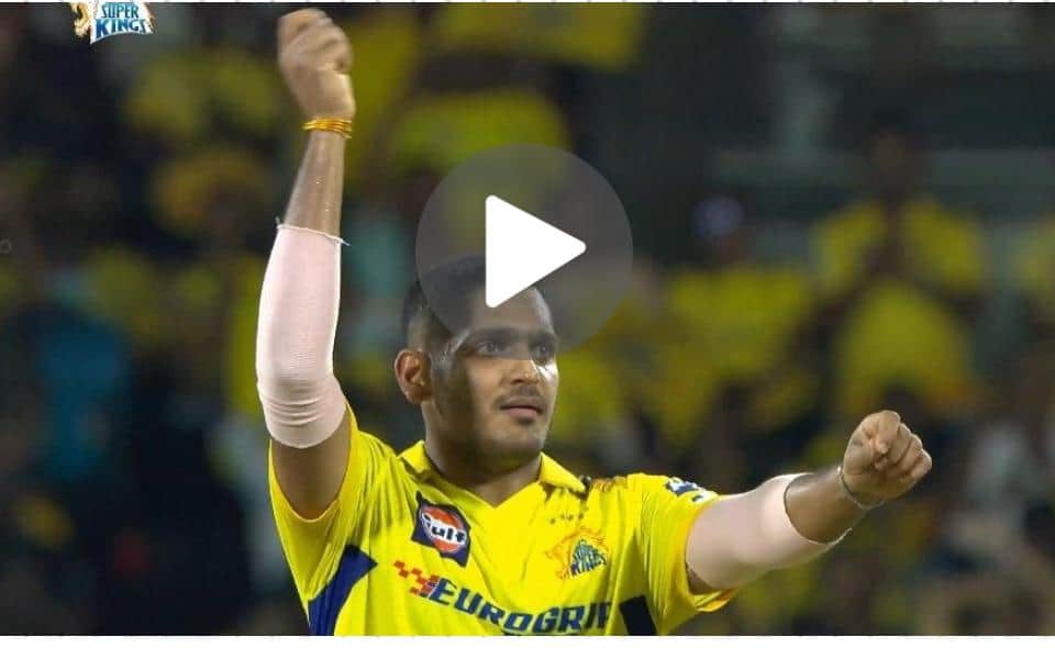 [Watch] 'Russell Muscle' Fails Vs CSK; Deshpande Shows Indiscipline In Front Of MSD